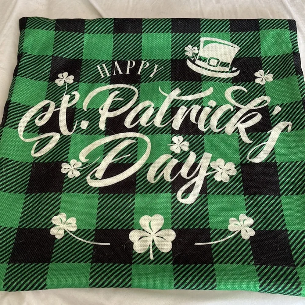 Set of 4 St Pattys Day decorative pillow covers 18”x18”